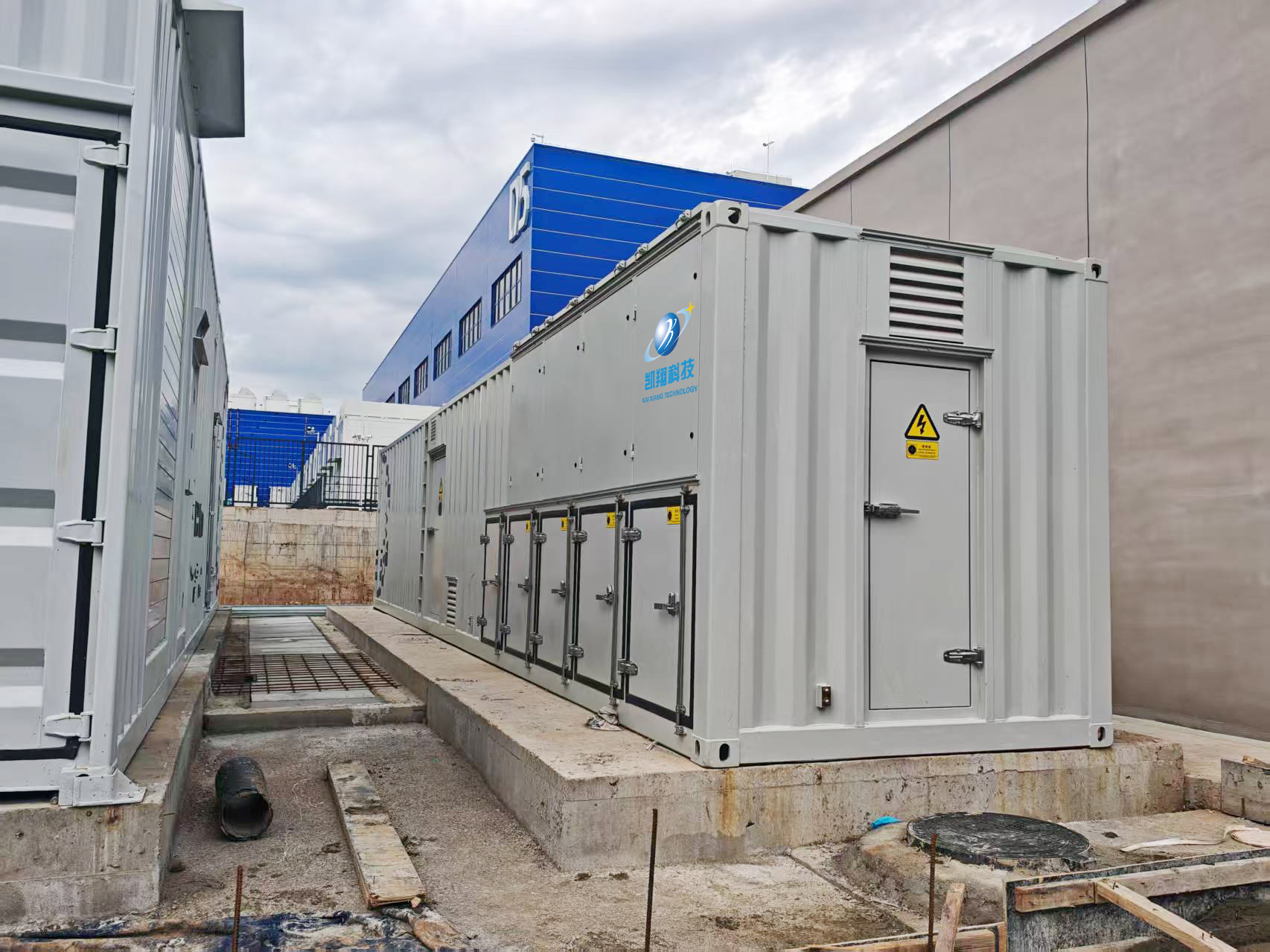 凯翔科技AC10.5kV-3170kVA-RC高压智能交流负载柜交付上海某发电机企业